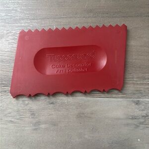 Tupperware Red Cake Decorating Tool